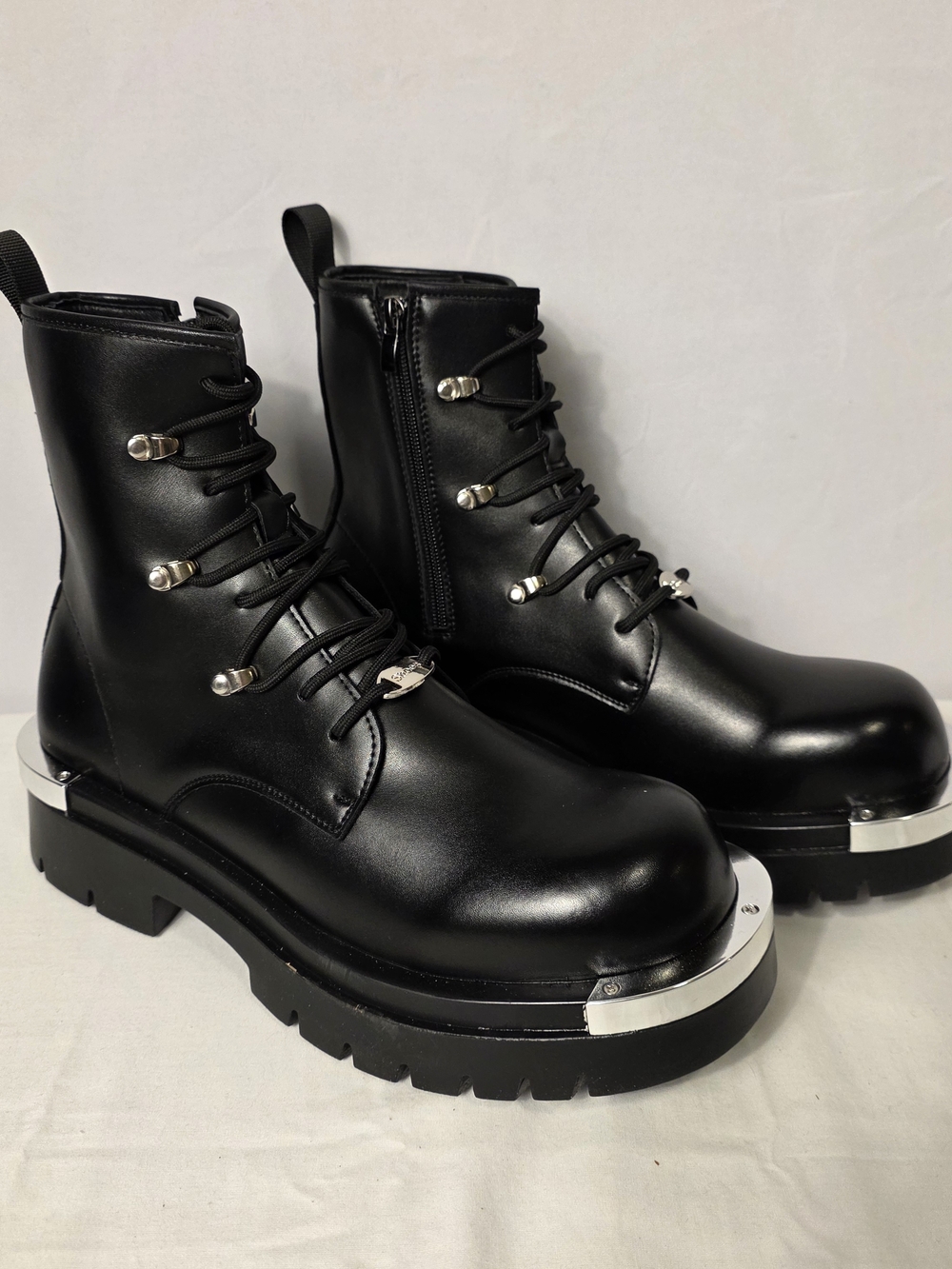 Men's Black Combat Biker Boot With Chrome Accent Size 11 Unbranded - Picture 2 of 16